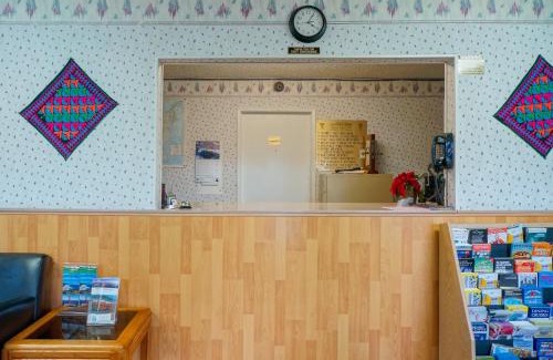 Redwood Oaks Hotel | Budget Inn Redwood City