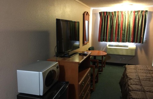 St. Robert Hotel | Budget Inn - Saint Robert