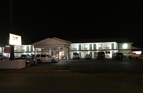 St. Robert Hotel | Budget Inn - Saint Robert