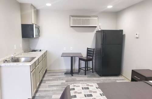 Park Forest - LA North Hotel | Budget Inn & Suites
