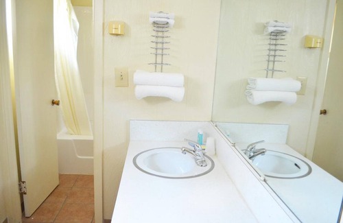 Fairmont Hotel | Budget Inn