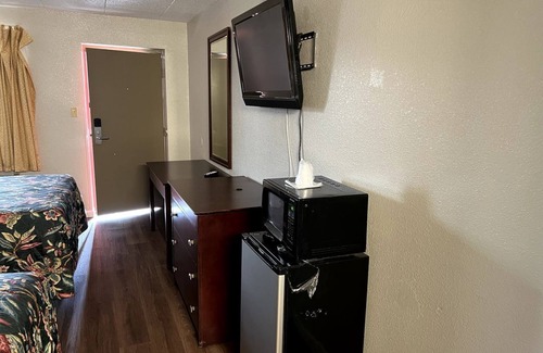 Brooklyn Hotel | Budget Plaza Motel