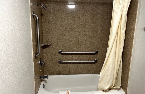 Brooklyn Hotel | Budget Plaza Motel
