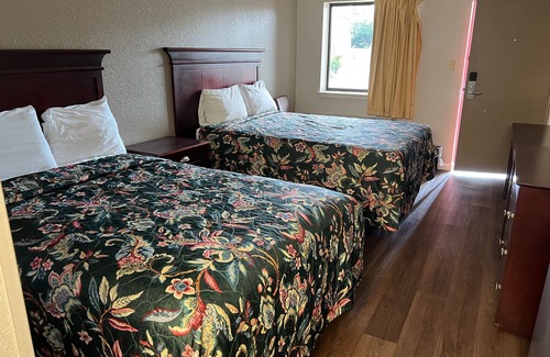 Brooklyn Hotel | Budget Plaza Motel