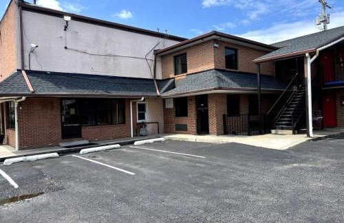 Brooklyn Hotel | Budget Plaza Motel