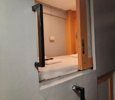 Pio del Pilar Apartment | Budget Transient Capsule Room Makati near Ayala and Buendia