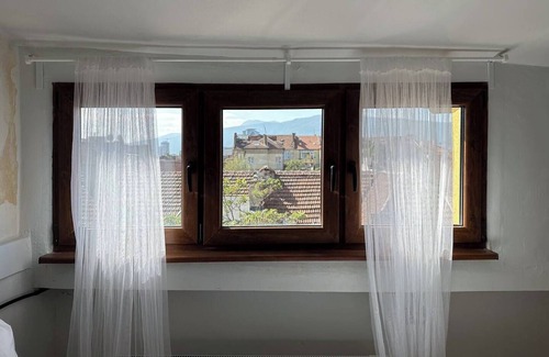 Sofia City Center Apartment | Budget Traveler's Room in Heart of Sofia | For 2