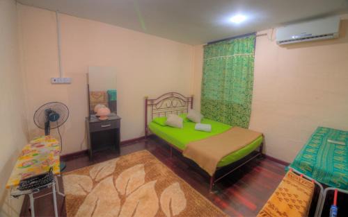 Tupong Tengah House | Budget Umi Homestay Kuching