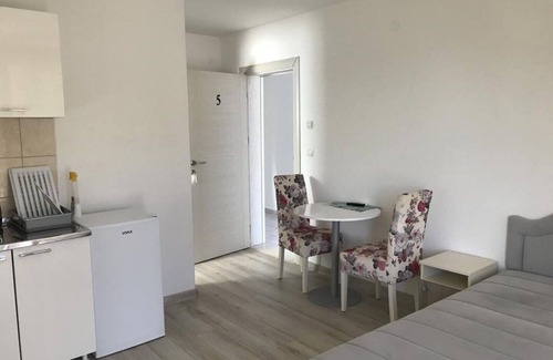 Prijevor Apartment | Budva, Jaz, apartmani DIF - Deluxe Double Room with Extra Bed