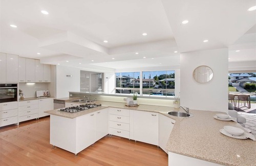 Port Macquarie House | Buena Vista Canal View, luxurious centrally located home to attractions.