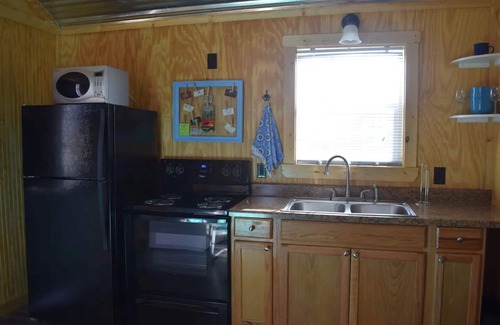 Evant Cabin | Buena Vista Wildlife Safari- Red Stag Cabin