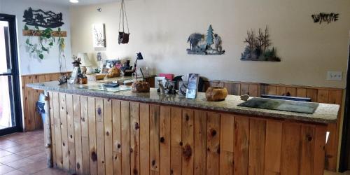 Cody Hotel | Buffalo Bill's Antlers Inn