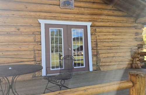 Buckinghorse River Cabin | Buffalo Cabin at Sikanni Ranch