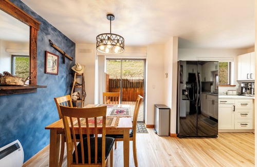 Sheridan Condo | Buffalo Hideout