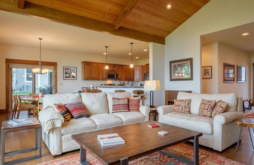 Four Corners House | Buffalo Lance - Custom Home In A Quiet Neighborhood Just West of Bozeman
