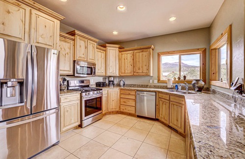 Zion National Park East Entrance House | Buffalo Ridge on Zion Boundary very close to the Park! Gated Community -Hot Tub