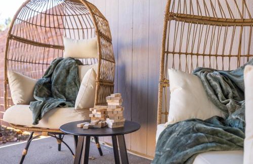 Custer Apartment | Buffalo Roam - Hot Tub & Nature in Town