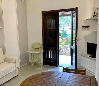 Porto Pollo House | Buganvillea Cottage: un nido a 200 mt. dal mare