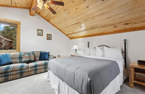 Fall River Estates Apartment | Bugle Pointe A06 by Estes Park Condos