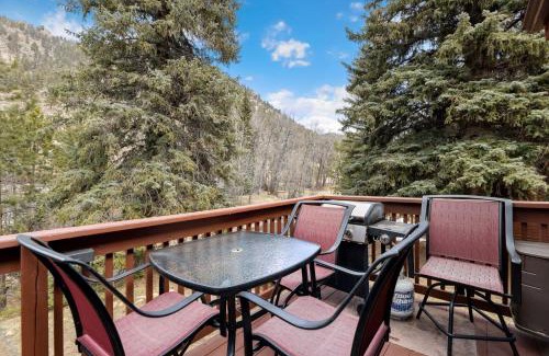 Fall River Estates Apartment | Bugle Pointe A06 by Estes Park Condos