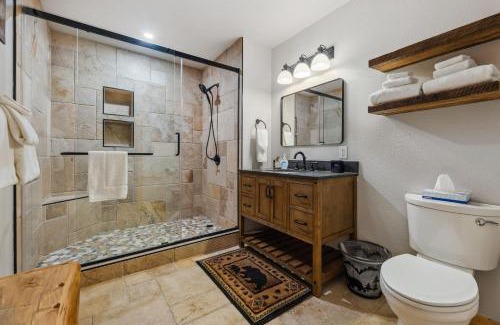 Fall River Estates Apartment | Bugle Pointe B06 by Estes Park Condos