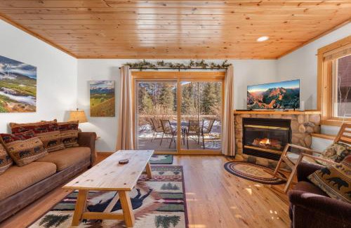 Fall River Estates Apartment | Bugle Pointe B06 by Estes Park Condos