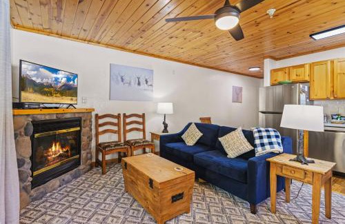 Fall River Estates Apartment | Bugle Pointe B08 by Estes Park Condos