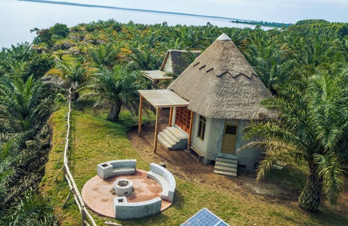 Bugala Island Bed & Breakfast | Bugoma sand beach resort hotel