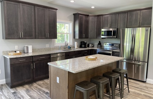 Grand Rivers House | Built in 2021 - 5 BR/4 BA Lakefront in Grand Rivers -The Only City on Both Lakes
