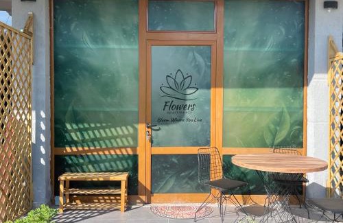 Permet House | Bujtina Flowers