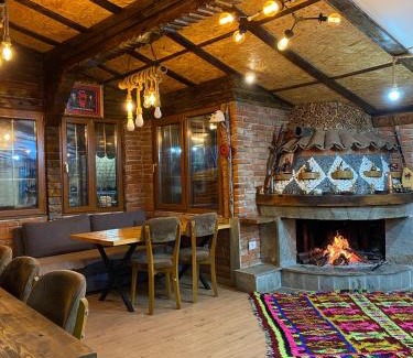 Cudhi House | Bujtina OXHAKU I LAMES