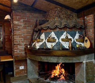 Cudhi House | Bujtina OXHAKU I LAMES