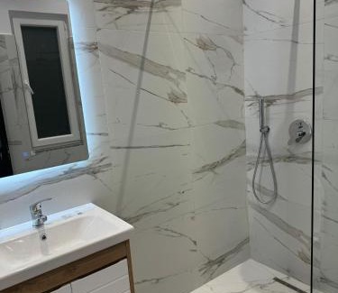 Sakës Apartment | Bujtina4A Rrenc