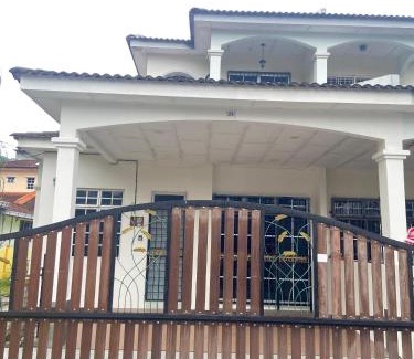 Kampung Pondok Apartment | Bukit Kayangan Homestay