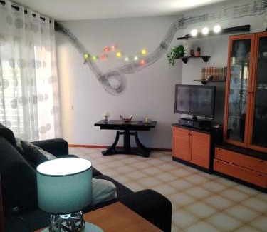 Creixell Apartment | Bumbai