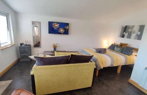 Bootle Ski Chalet | Bumble Bee Cabin