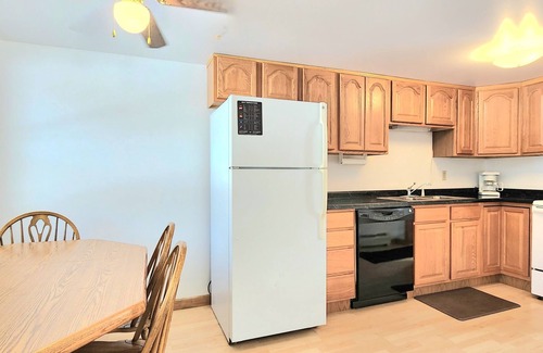 Allouez House | *Bumble Town Retreat: The gateway to your Keweenaw Adventure and Tranquility*