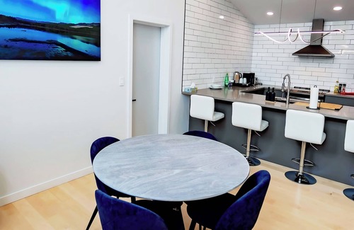 Kitimat House | Bumbleberry 3 Bedroom Guest HomenNew Executive home in the heart of Kitimat BC