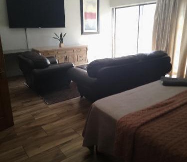 Vanderbijlpark House | Buna Manzi Holdings Guesthouse