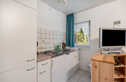 Quitzdorf am See House | Bungalow '15 - Finnhütte' with Private Terrace and Shared Garden