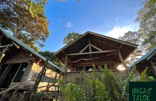 Cahuita House | Bungalow 2- Finca Talok is a perfect space in Cahuita to relax