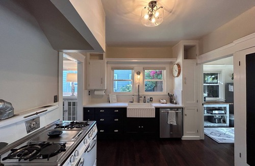 Lodi House | Bungalow 215 - Enchanting Craftsman - 2 B/2 BA - Game Room + Patio