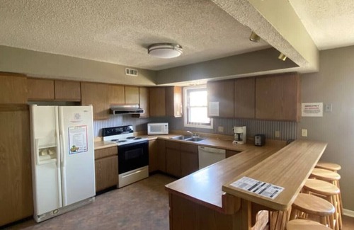 Lake Ozark House | Bungalow- Bachelor/Bachelorette parties welcomed!