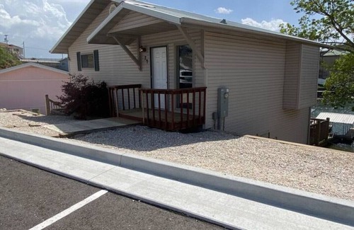 Lake Ozark House | Bungalow- Bachelor/Bachelorette parties welcomed!