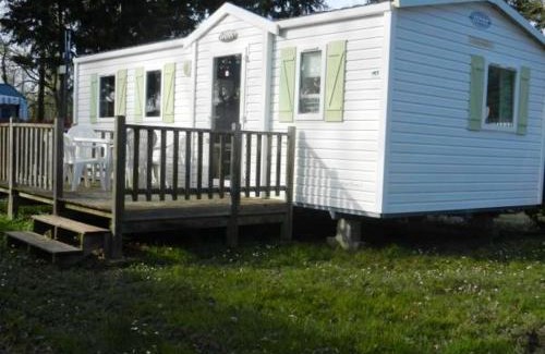 Trogues House | Bungalow charmant à Trogues avec piscine partagée