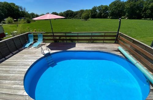 Saint-Pardoux House | Bungalow confortable à Saint-Pardoux avec piscine partagée