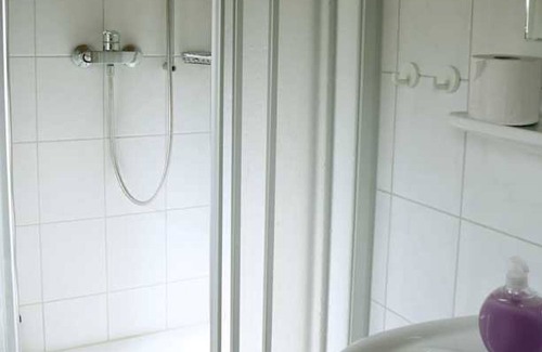 Neubrandenburg House | Bungalow House C1 - Schullandheim
