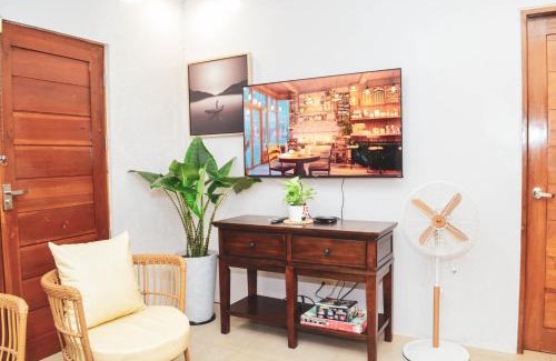 Amadeo House | Bungalow House with Pool and Jacuzzi near Tagaytay City