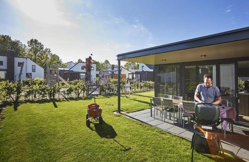 Roggel Villa | Bungalow in Limburg with Private Playground