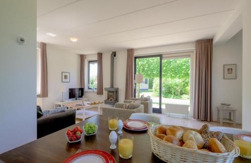 Sondel House | Bungalow in Sondel near Slotermeer Lake, cleaning included